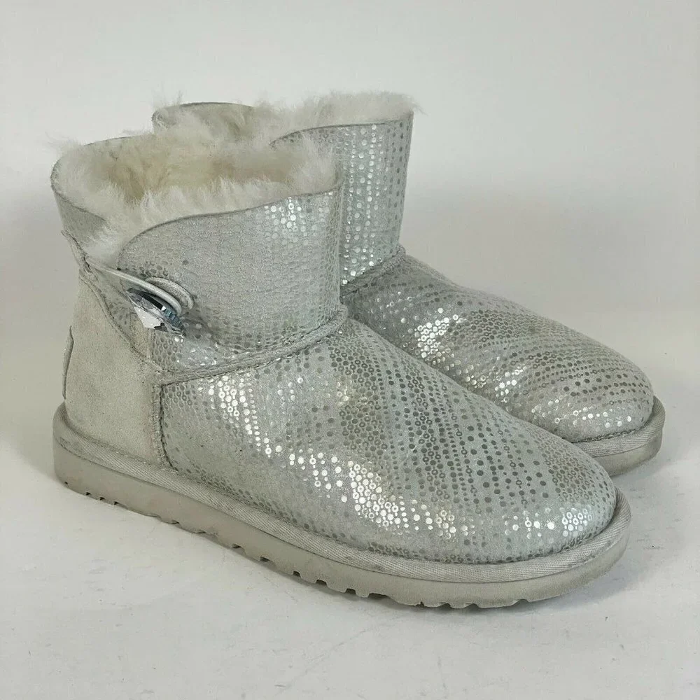 UGG Womens Bailey‎ Button Bling Sheepskin Boots Silver Sz 5 Fur Trim Suede Mid